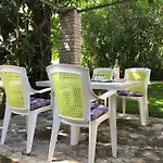 Strandnahes Haus Lolinka Mit Schattiger Terrasse By Interhome בית נופש