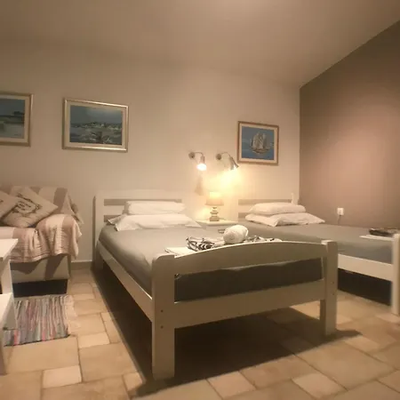 펜션 Strandnahes Haus Lolinka Mit Schattiger Terrasse By Interhome