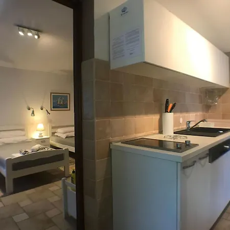 Prázdninový dům Strandnahes Haus Lolinka Mit Schattiger Terrasse By Interhome Bibinje