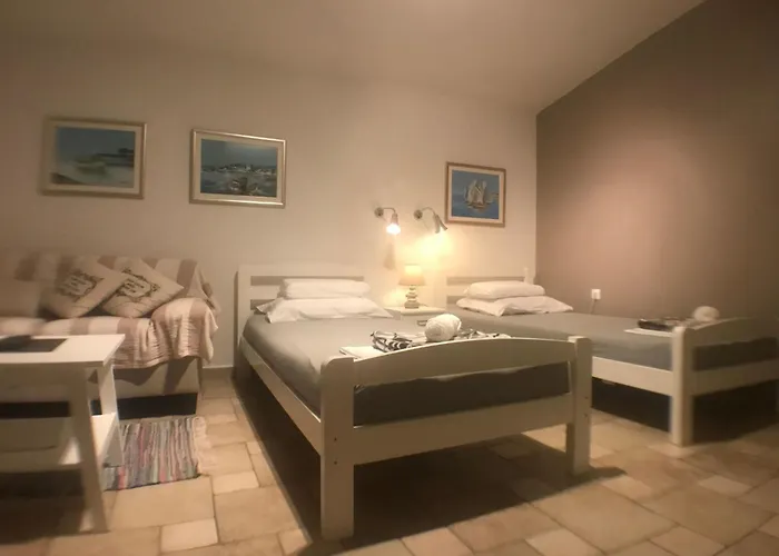 펜션 Strandnahes Haus Lolinka Mit Schattiger Terrasse By Interhome