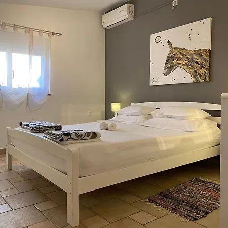 Strandnahes Haus Lolinka Mit Schattiger Terrasse By Interhome *