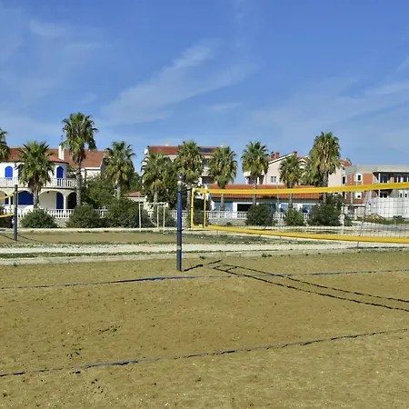 Strandnahes Haus Lolinka Mit Schattiger Terrasse By Interhome * Bibinje